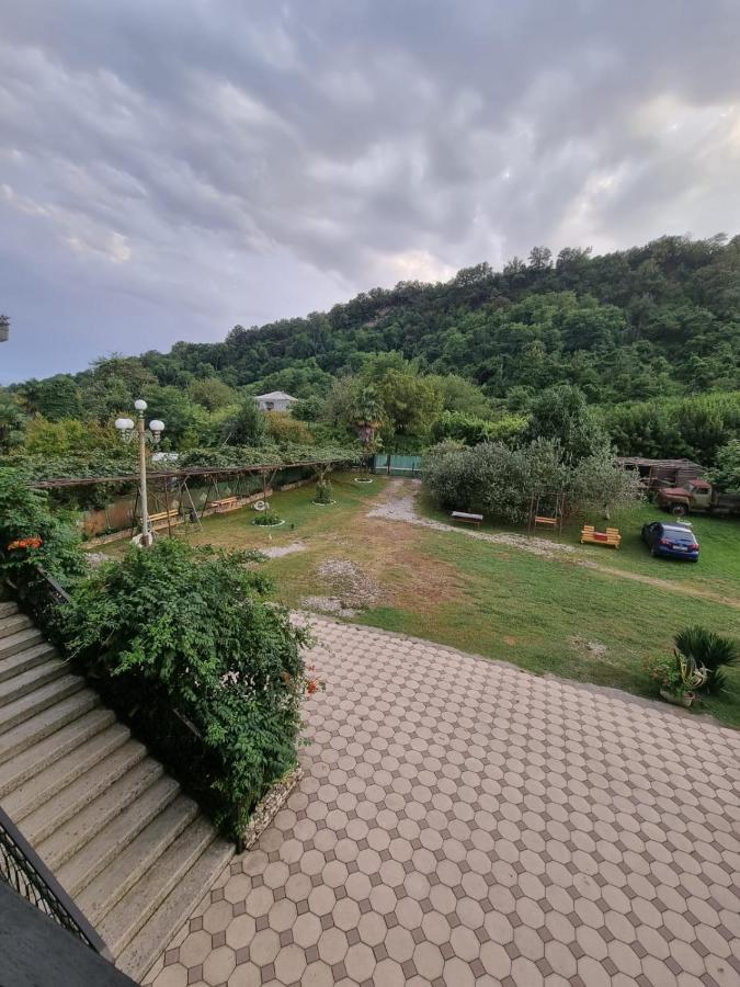 Guesthouse At Oleg'S Zolotoy Bereg Goedaoeta Buitenkant foto